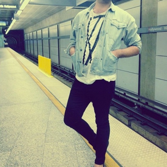 Vintage Calvin Klein Light Blue Denim Jacket - Picture 15 of 16